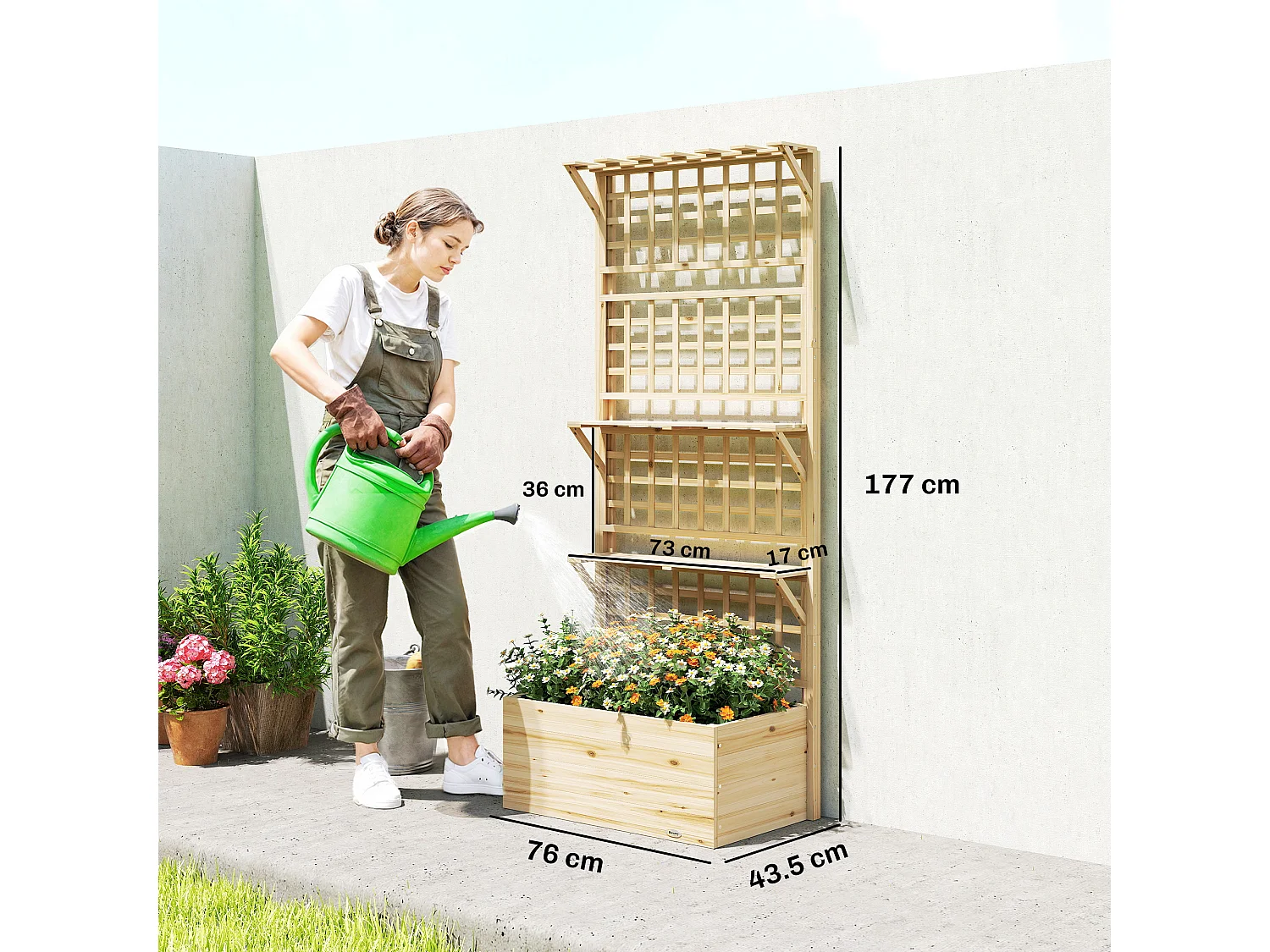 Aiuola rialzata con traliccio e tetto in legno naturale