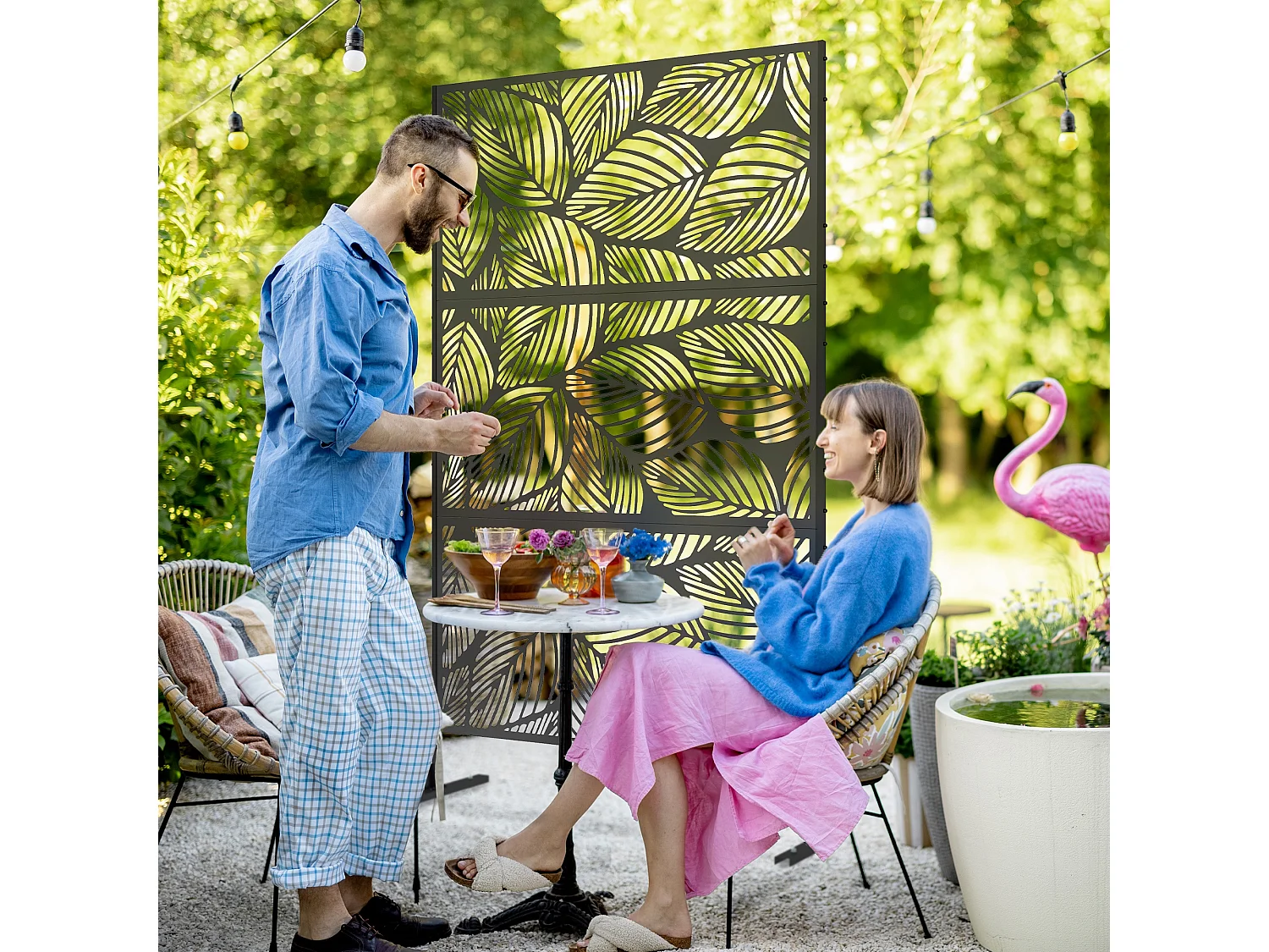 Paravento da esterno decorativo traforato a foglie in acciaio nero