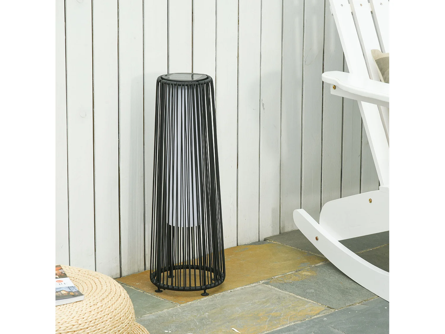Lanterna solare da terra per giardino in rattan nero