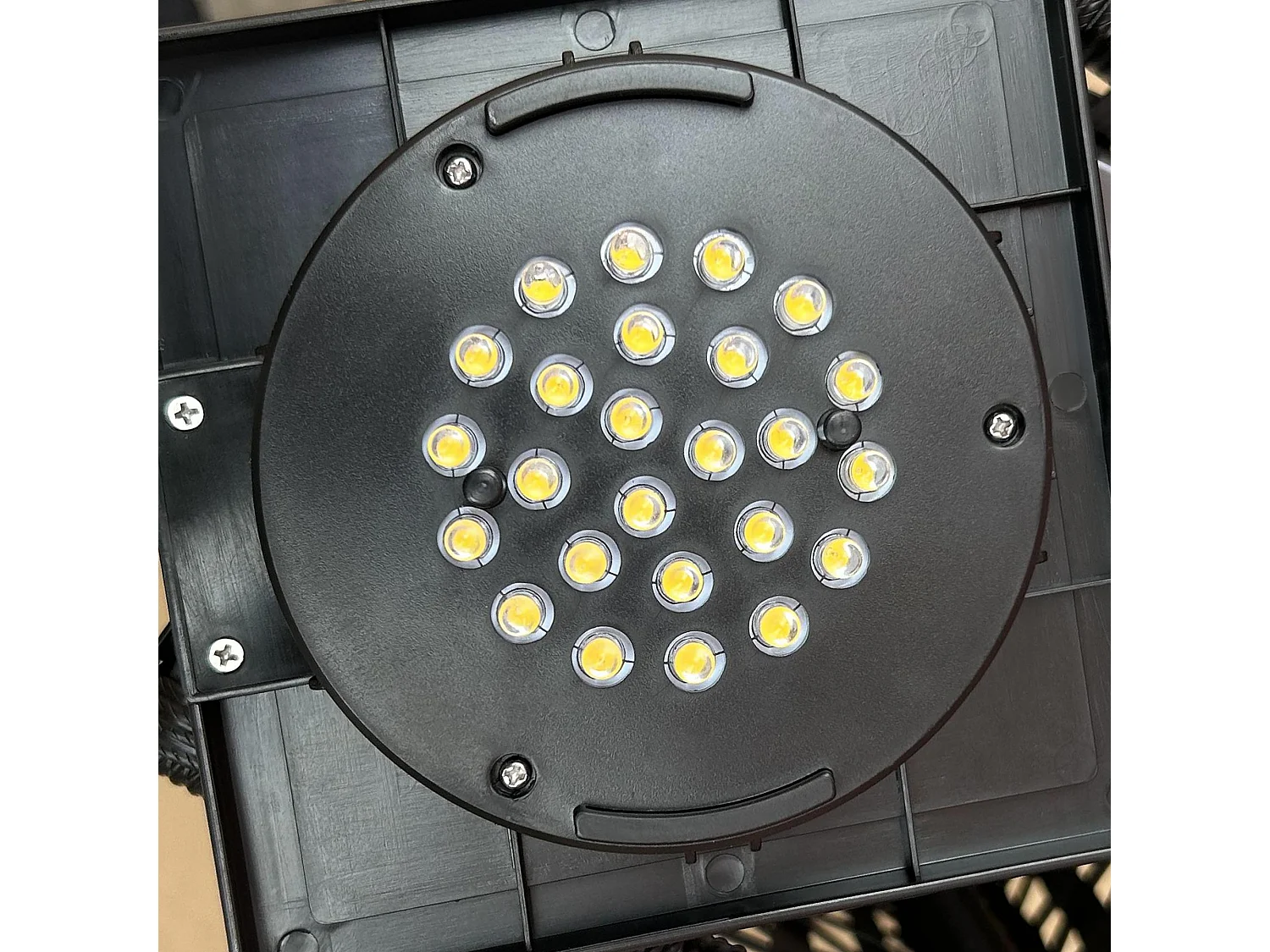 Lampada solare da giardino con illuminazione led 20x20x68 cm grigia