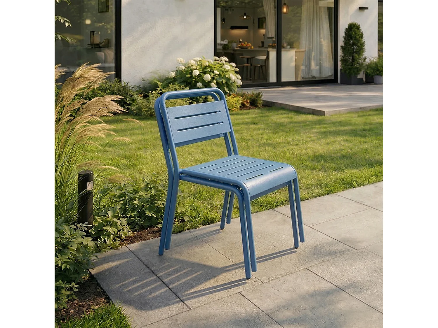 Ensemble de 2 chaises de jardin empilables bleues BERGAME