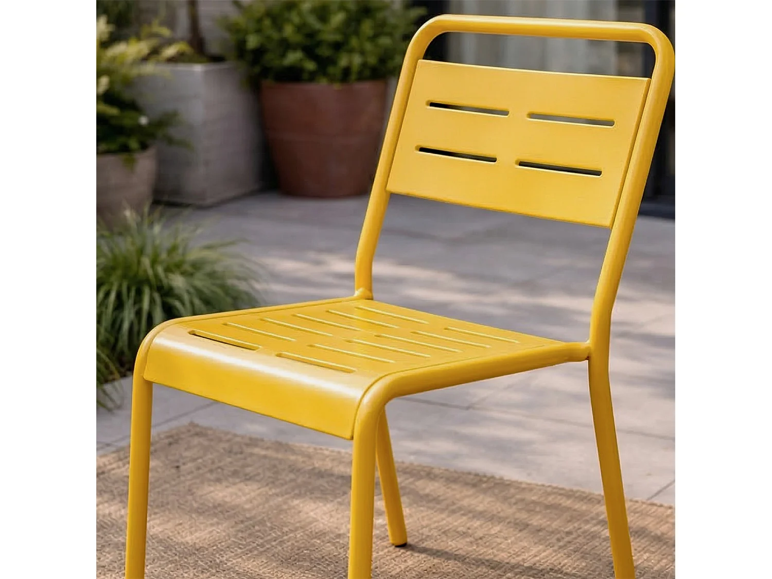 Lot de 2 chaises de jardin empilables jaunes BERGAME