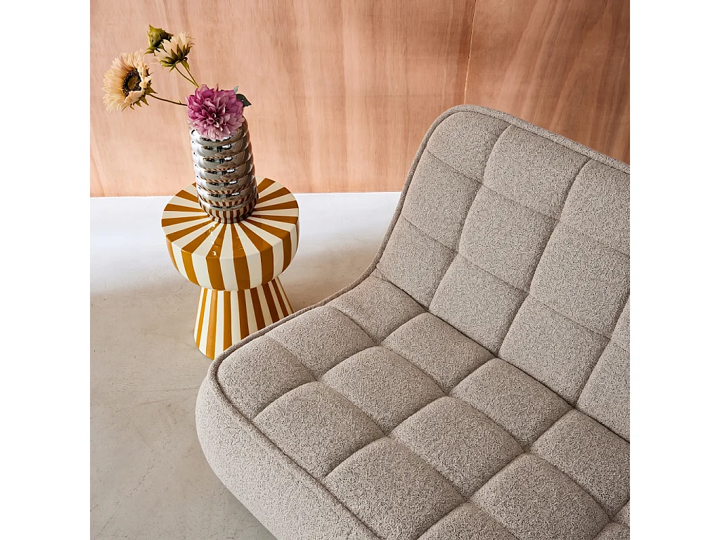 Poltrona in bouclé testurizzato sottovuota e compressa, 2 posti, beige