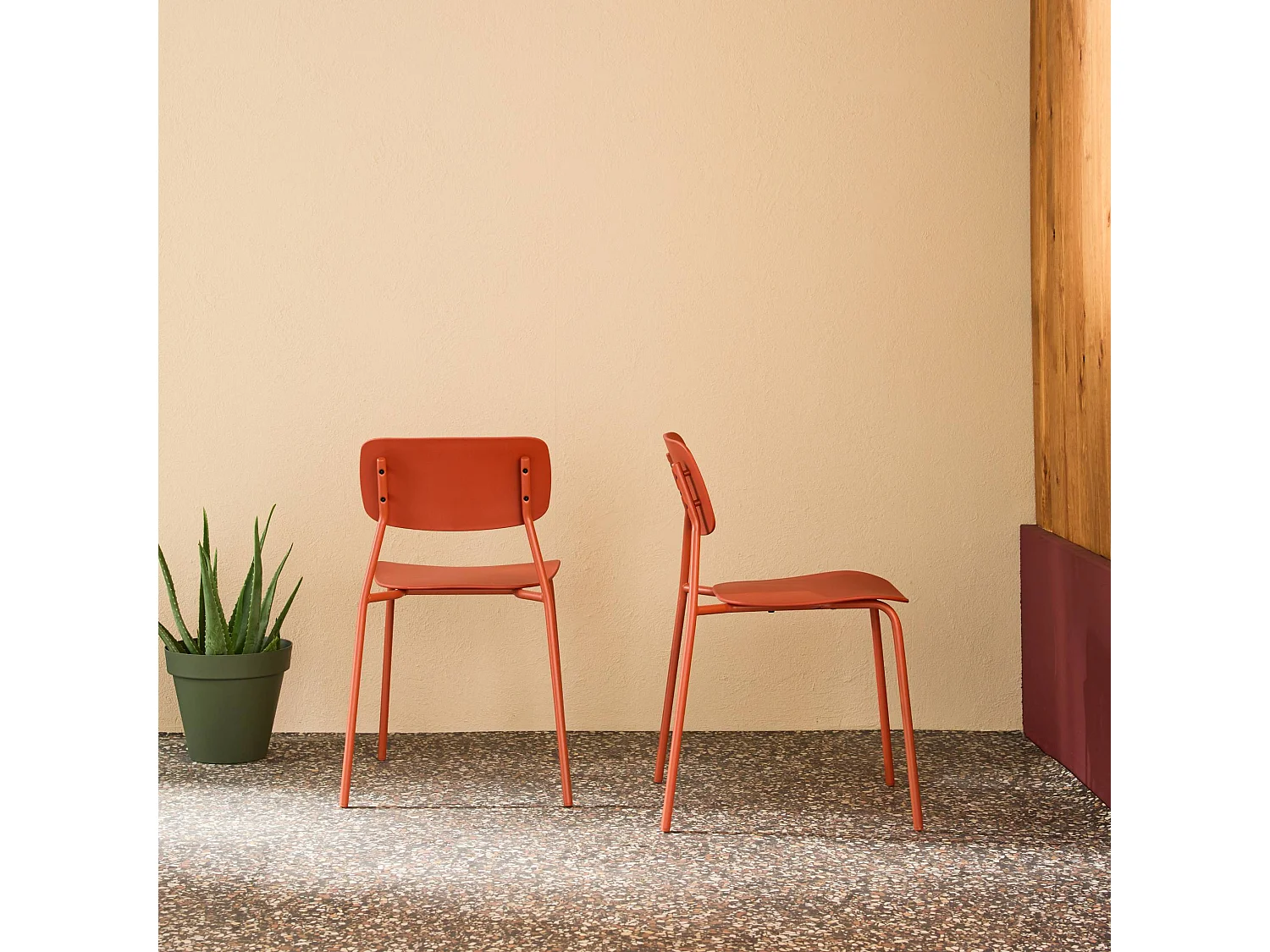 Lot de 2 chaises de jardin empilables acier et plastique terracotta - Liva