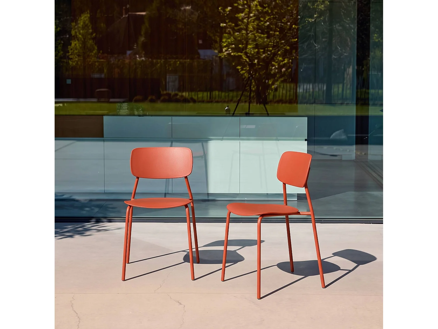 Set di 2 sedie da giardino impilabili in acciaio e plastica Terracotta - 49x44x78.5 cm