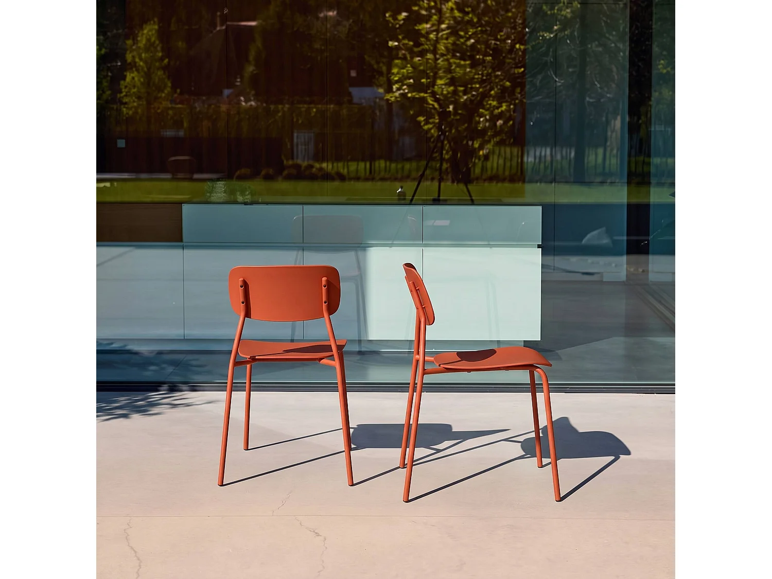 Set di 2 sedie da giardino impilabili in acciaio e plastica Terracotta - 49x44x78.5 cm