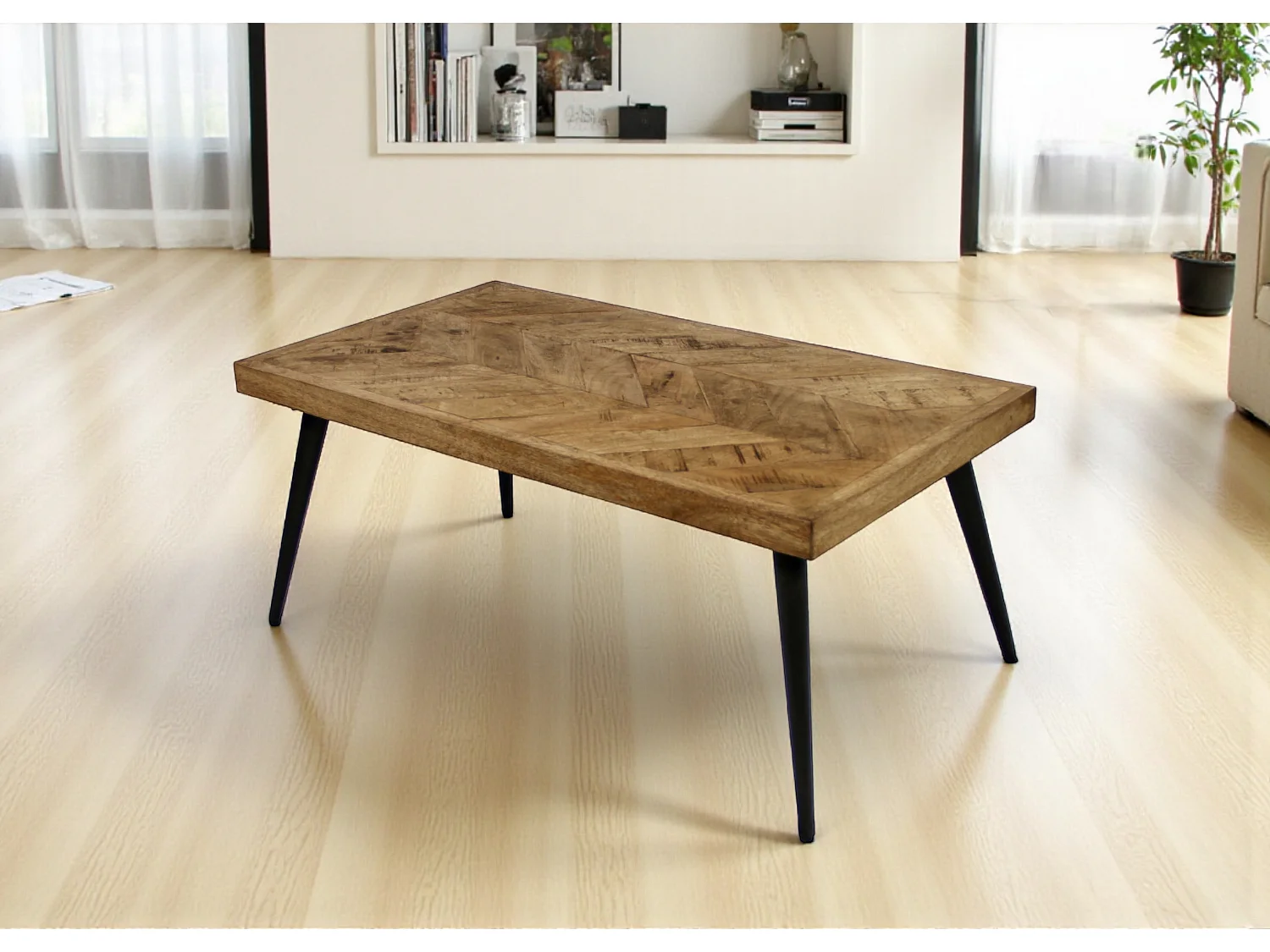 Couchtisch aus Mangoholz im Parkett-Design und Metall – Modell Jodhpur