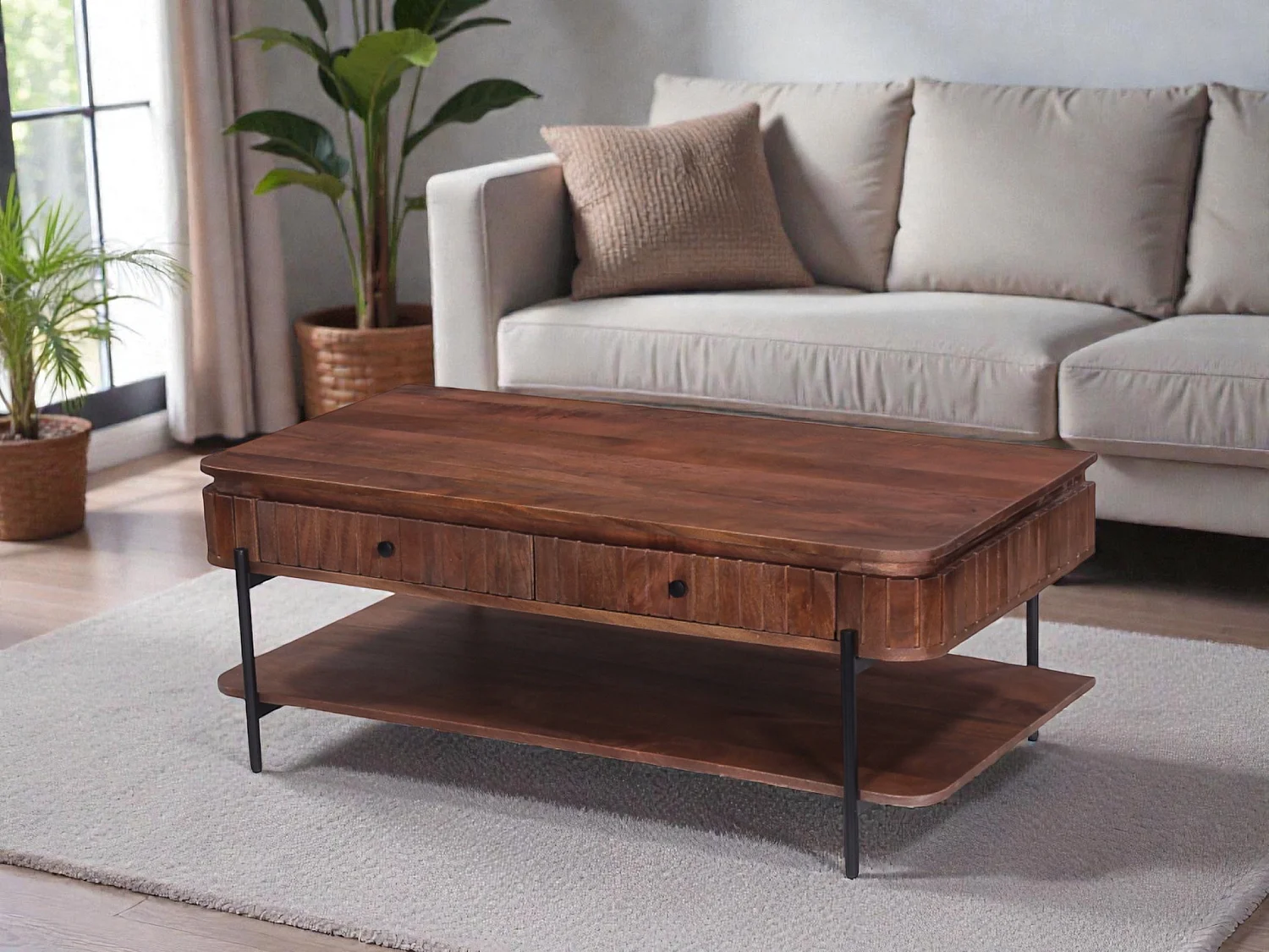 Table basse en bois massif foncé et métal – Modèle Nayan