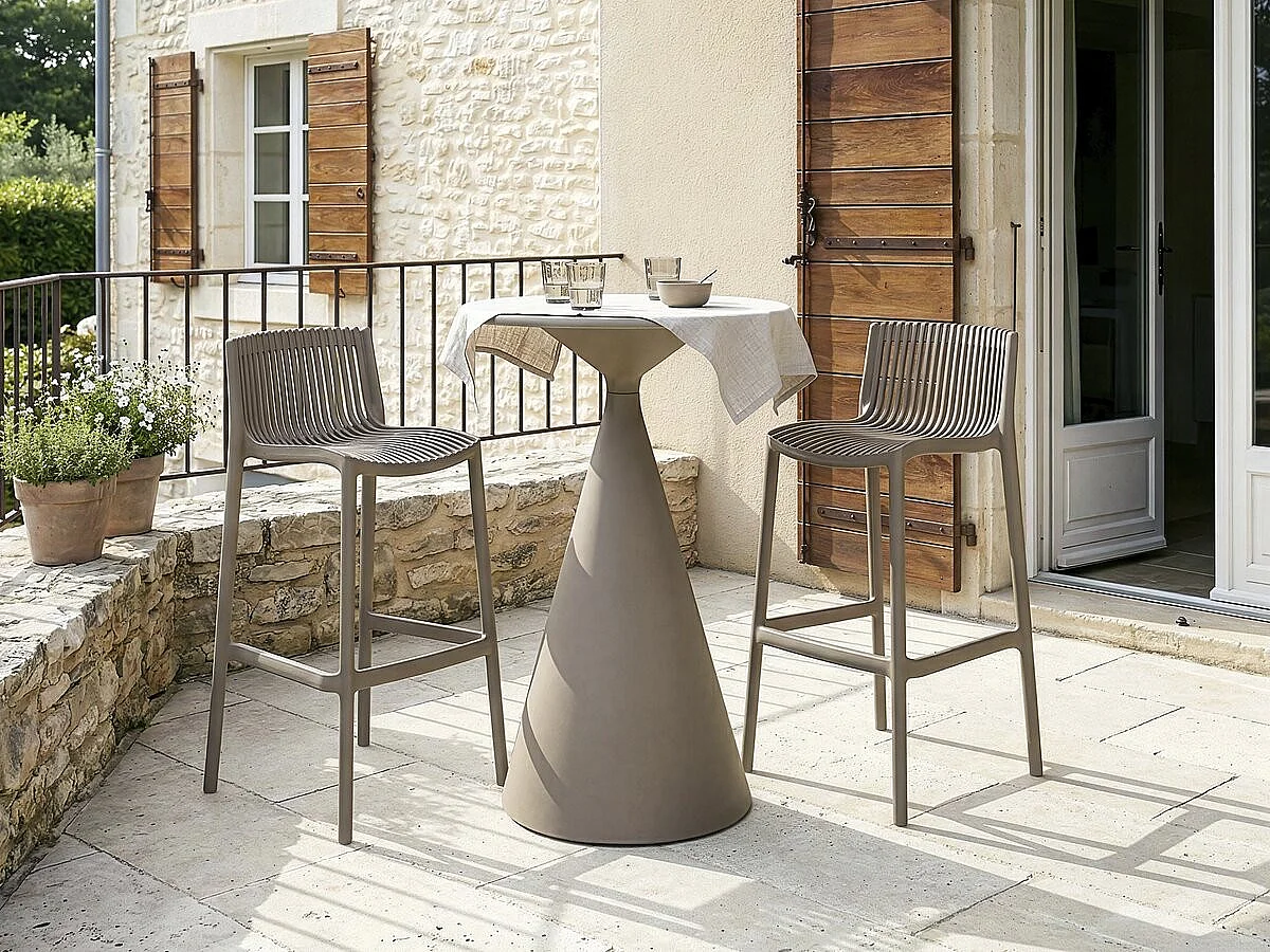 Set med 2 Stapelbara Plaststolar "Néora" - Taupe, Modern Design, Bekväm Sittning, Uteplatsbruk