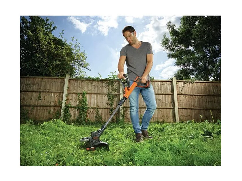 Aparador de Cerca sem Fios BLACK+DECKER 30 cm 18V Lítio 4Ah com bateria e bobina de fio 10m 1,6mm