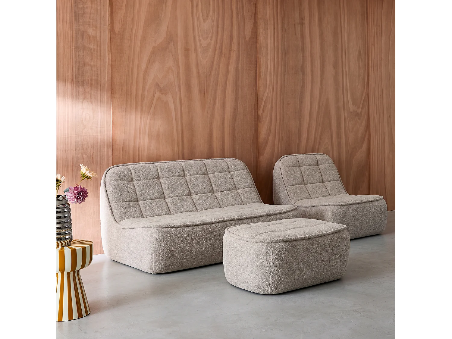 Sofá modular de borreguito texturizada con reposapiés, 3 plazas beige