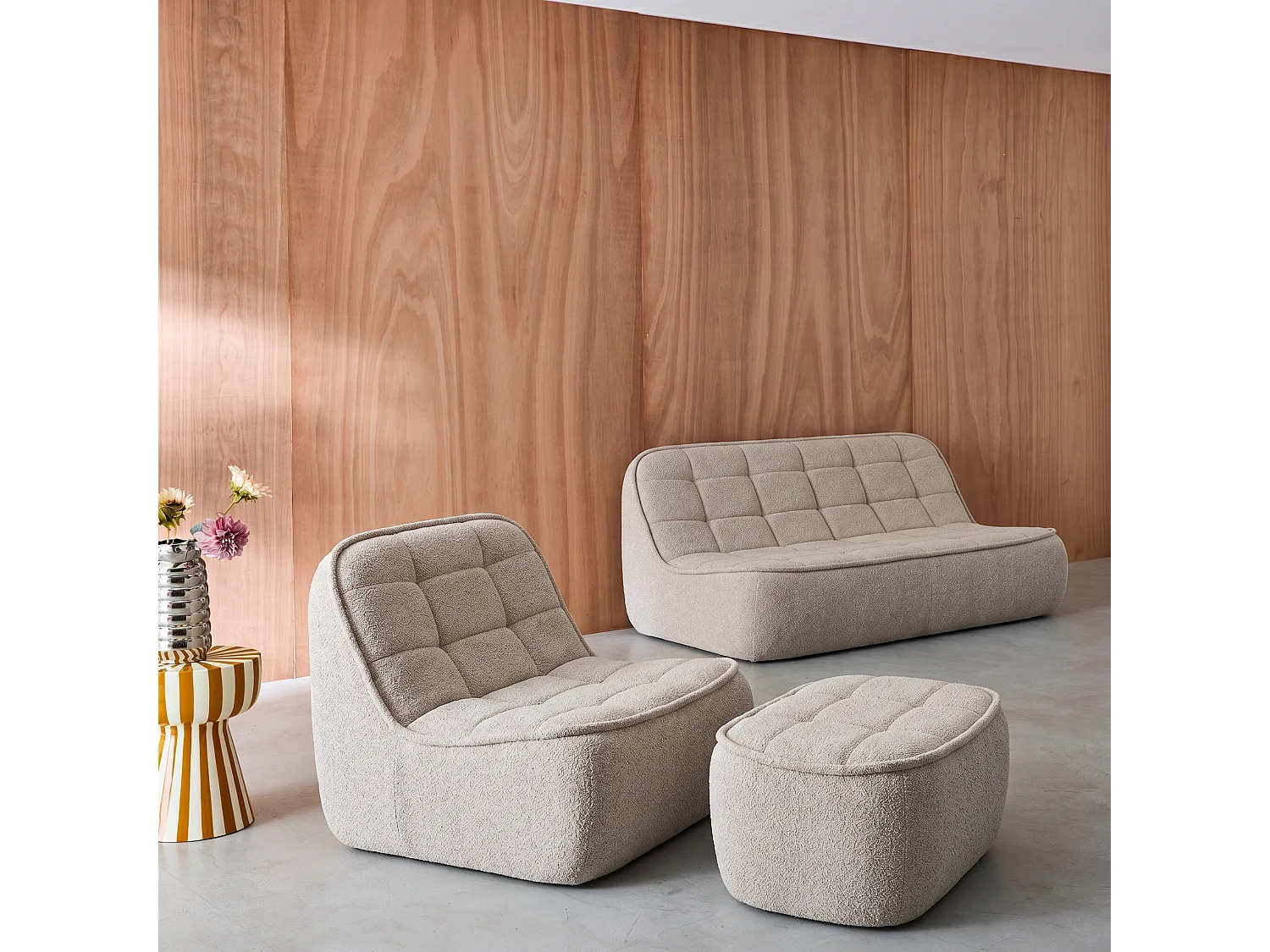 Sofá modular de borreguito texturizada con reposapiés, 3 plazas beige