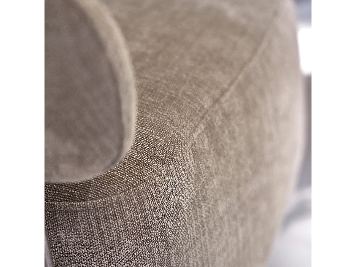 Poltrona in legno massello, finitura in noce, tessuto chenille tortora