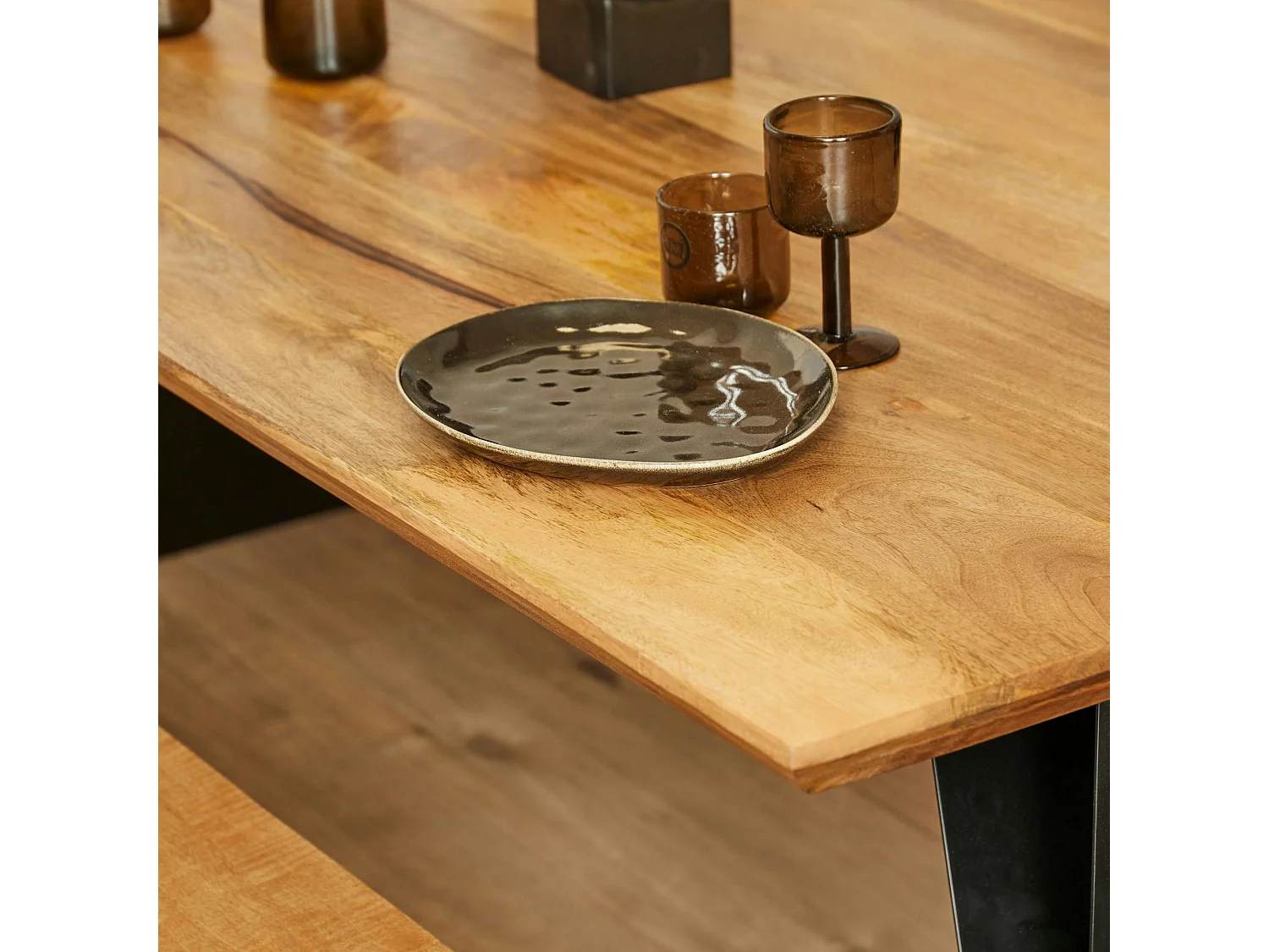 Table à manger bois et métal à pieds obliques 200 cm ALMA