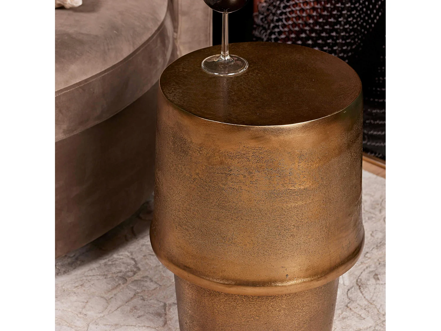 Table d'appoint dorée design tambour KANO