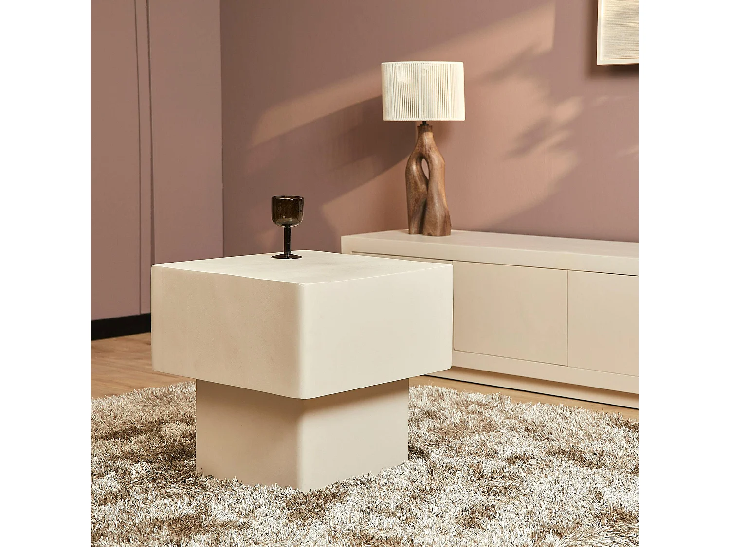 Table basse cube en bois sable à pied central ALMA