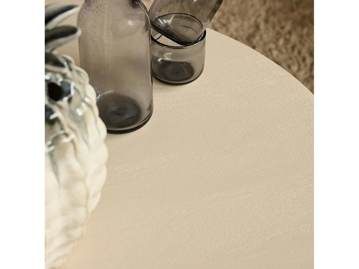 Table basse ronde en bois sable à pied central ALMA