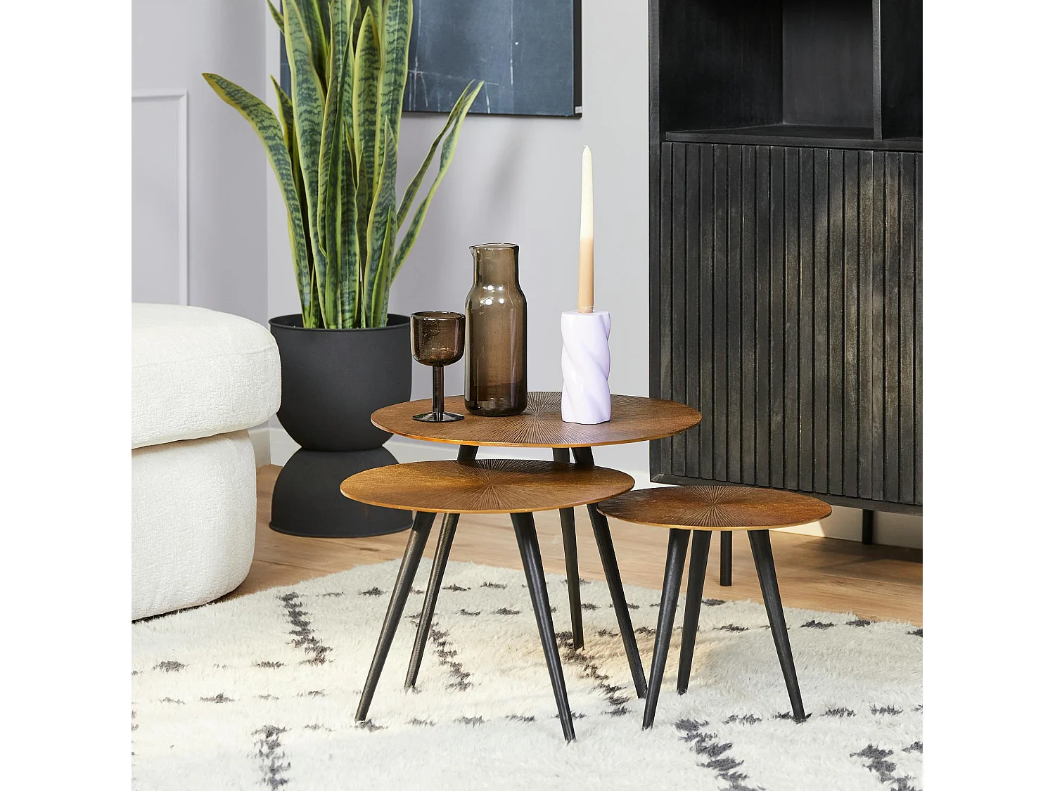 Petite table gigogne en aluminium doré à rainures (lot de 3) KANO