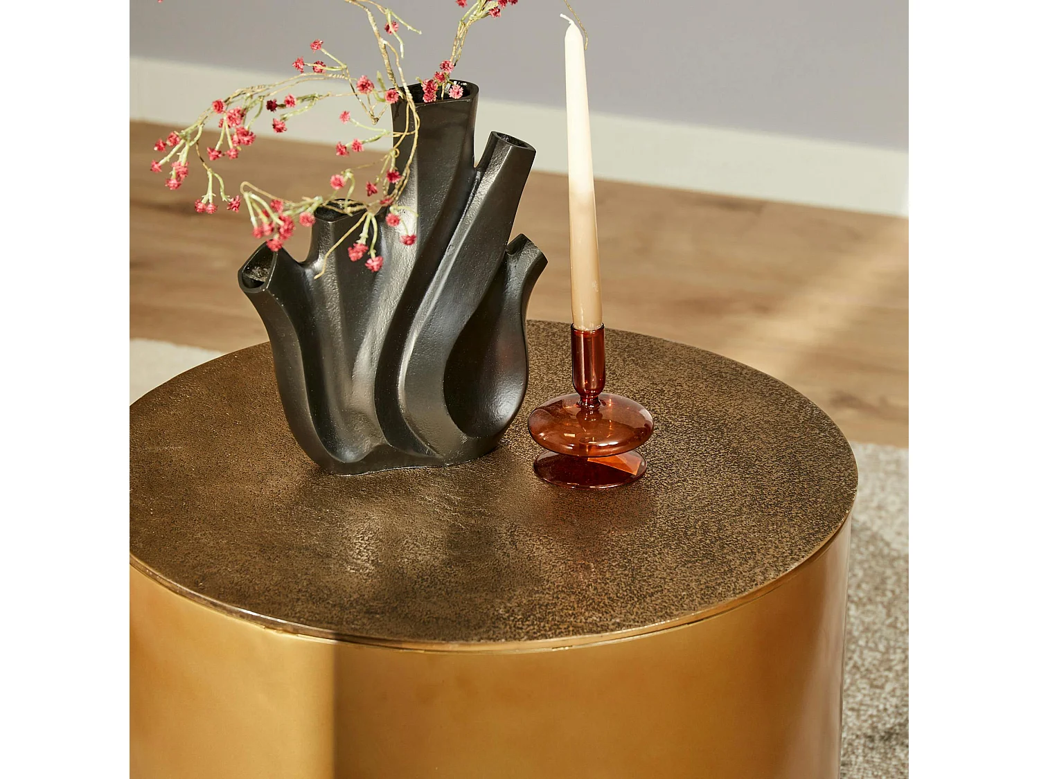 Petite table ronde dorée à plateau effet vieilli KANO