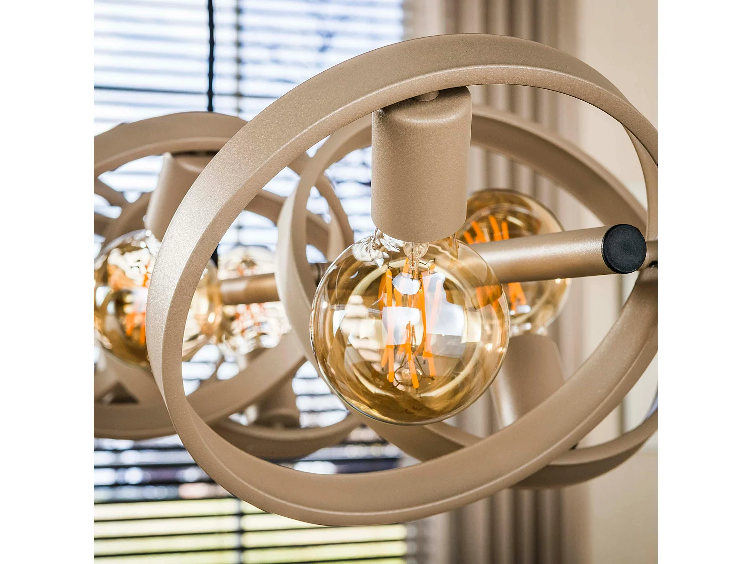 Suspension de table beige 8 anneaux mobiles RALF