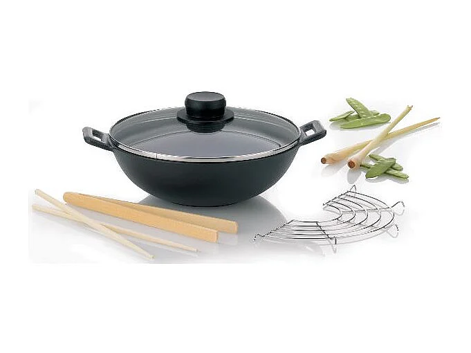 Mini wok van gietijzer 24 cm Kela met glazen deksel, roestvrijstalen rooster, bamboetang en eetstokjes – gezond koken op alle warmtebronnen, inductie