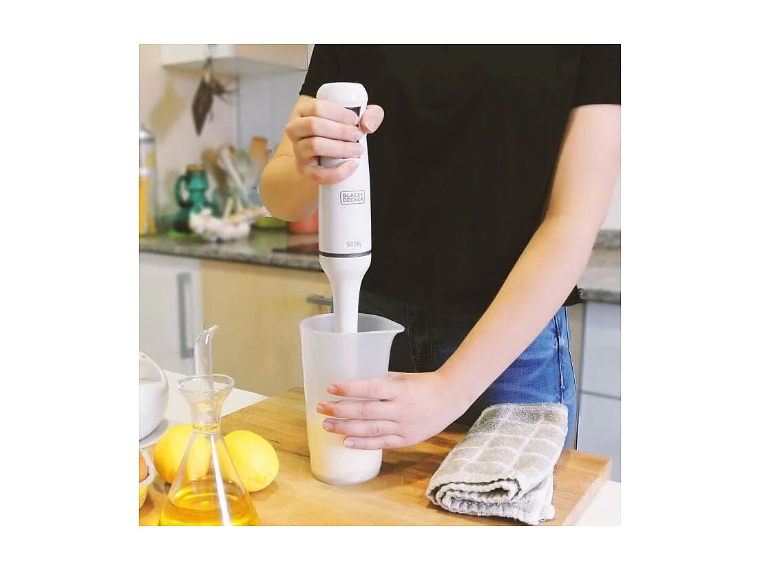 Batidora de Mano Black & Decker BXHB500E 500W Blanca Ergonómica con Cuchillas de Aluminio Antisalpicaduras