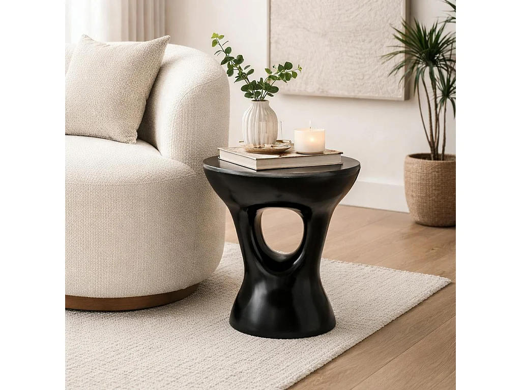 Bout de canapé noir à design sculptural KANO