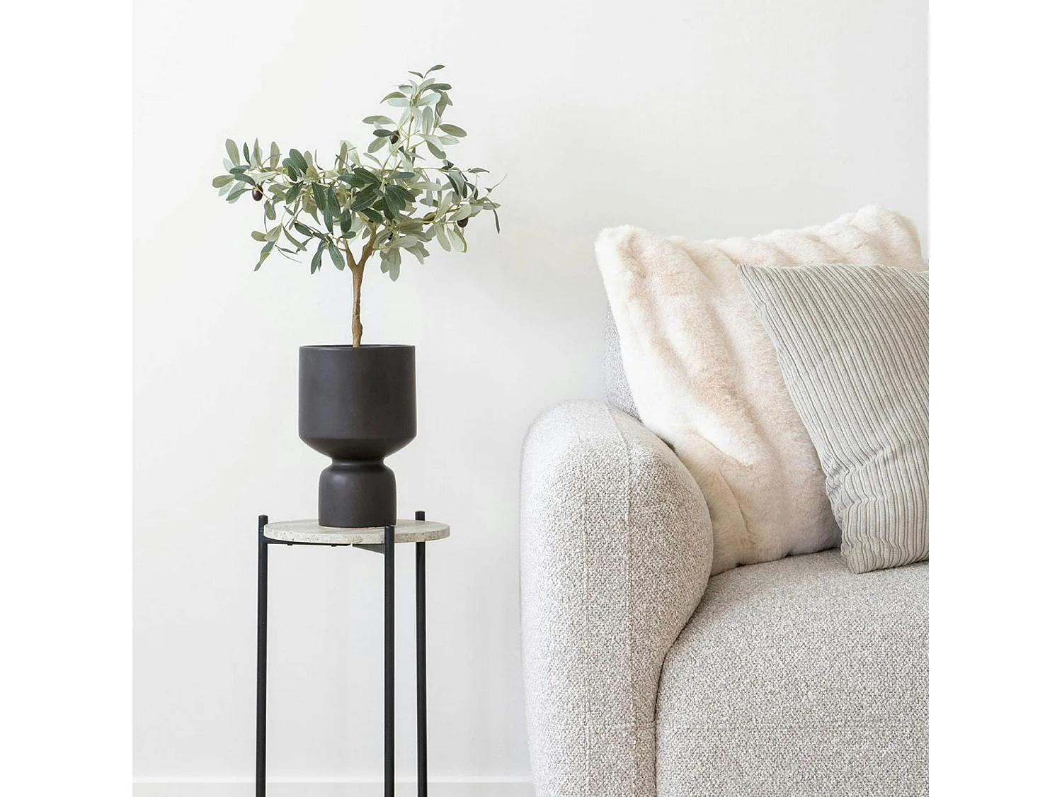 Cache-pot intérieur noir design sablier H 23,5 cm