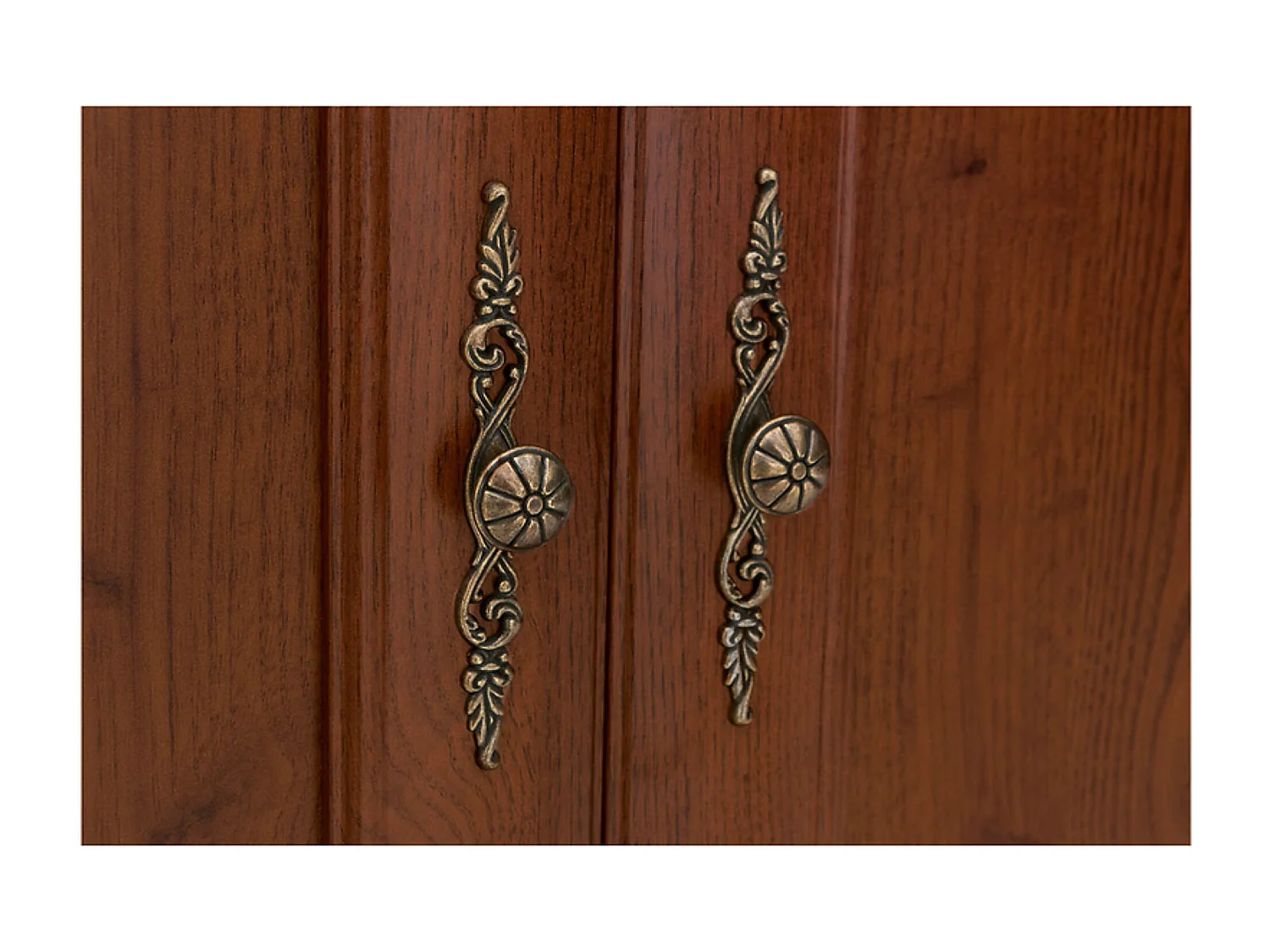 Armoire à deux portes avec tiroir, coloris châtaigne - Longueur 110 x Profondeur 65,5 x Hauteur 204,5 cm