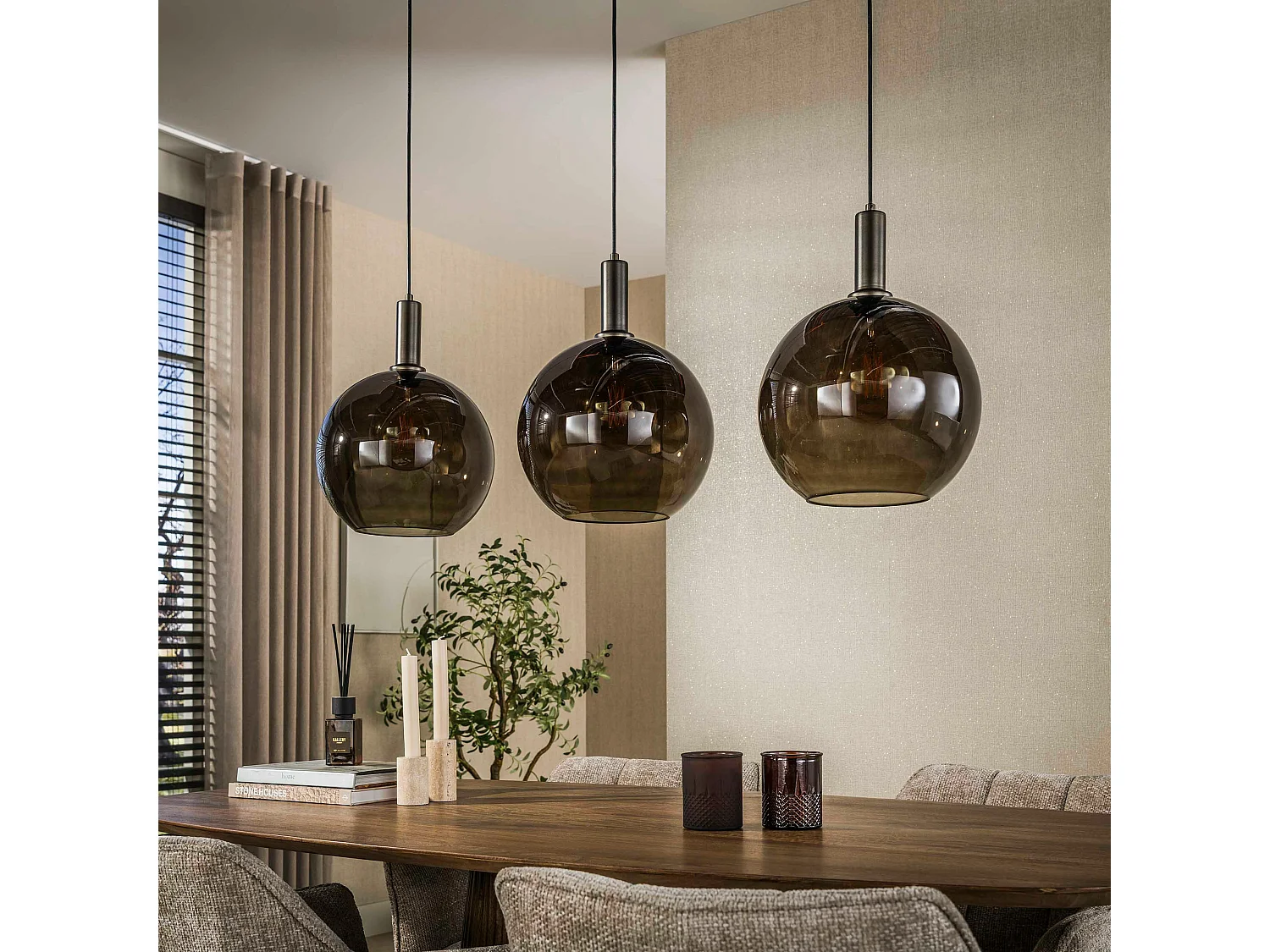 Suspension vintage cuisine 3 globes verre brun NOVA
