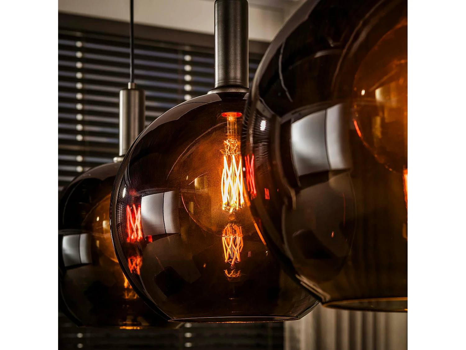 Suspension vintage cuisine 3 globes verre brun NOVA