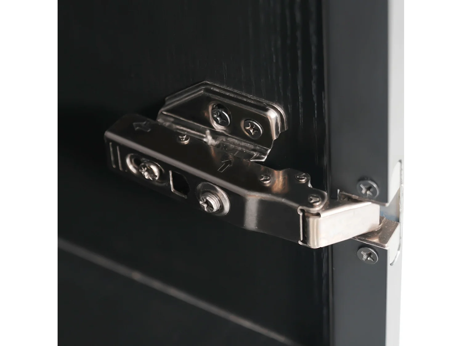 Vitrine mit Glastüren und LED-Beleuchtung – 110 x 30 x 160 cm – mit ausziehbarem Seitenboden – MDF – schwarz