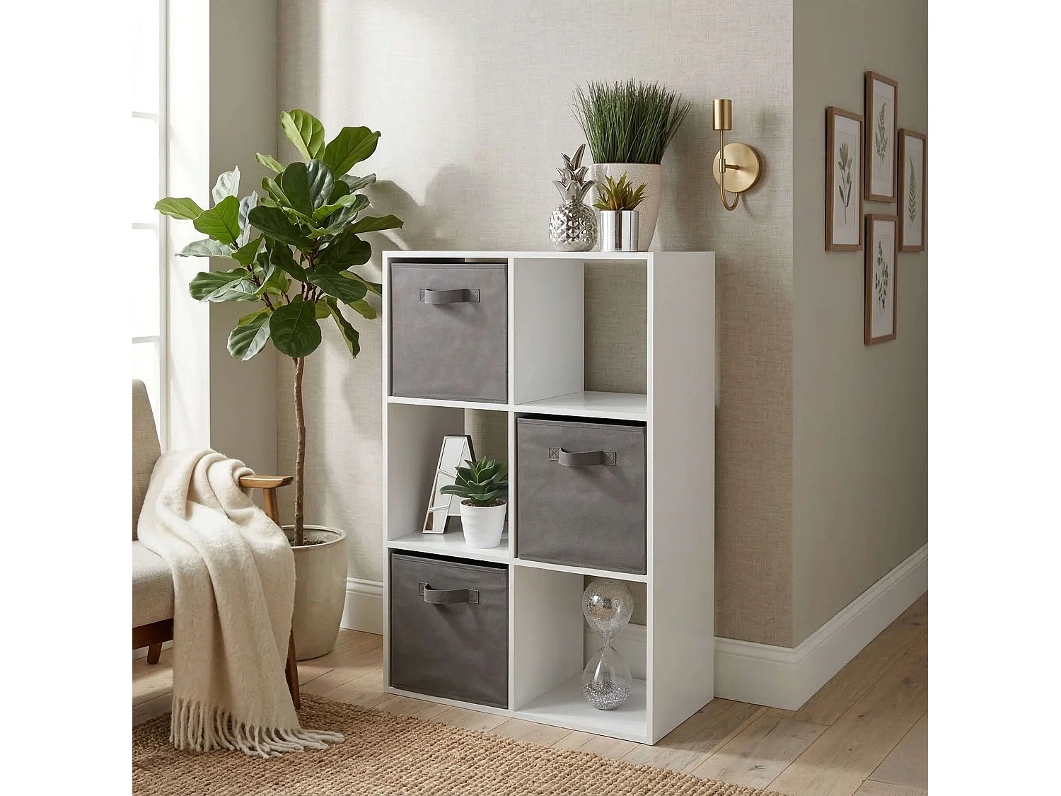 Estante baixa Abril para sala de estar com 3 compartimentos e 3 gavetas, em tecido melamínico, 60x89x28 cm