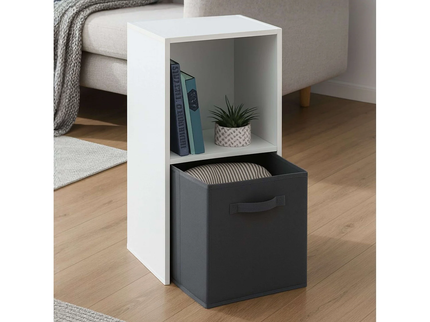 Prateleira baixa April com 1 gaveta de tecido e 1 compartimento aberto, 30x60x28 cm, melamina.