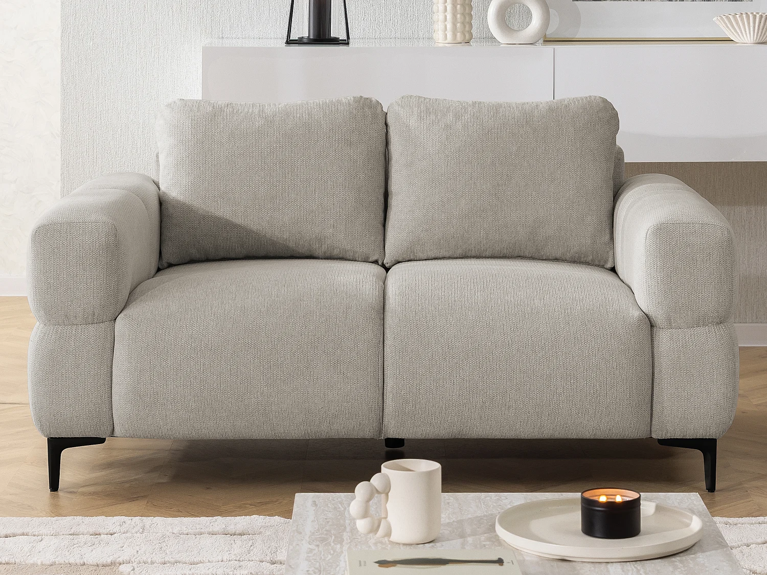 Canapé 2 places au style bubble  en tissu structuré taupe doux CARDEA