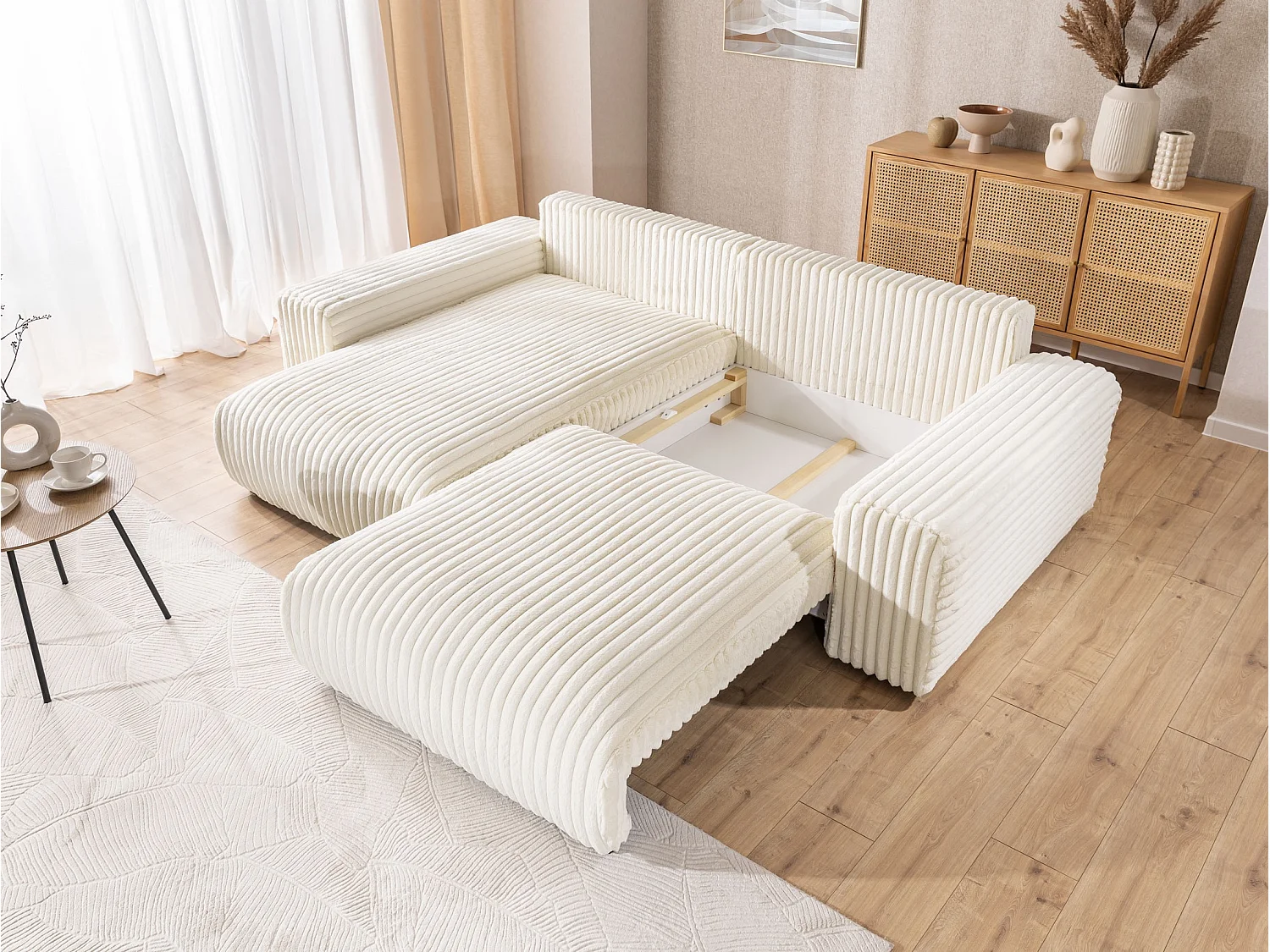 Canapé d’angle avec fonction couchage et coffre de rangement en velours côtelé pelucheux beige clair MOLLIS