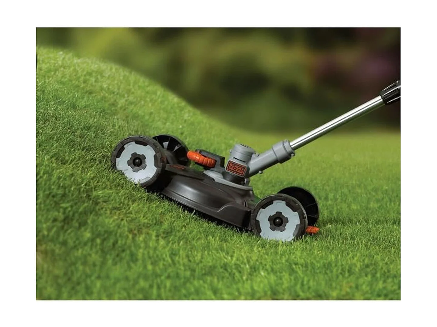 Outil 3en1 sur batterie 18V 28cm de coupe BLACK+DECKER STC1820CM - Livré avec 1 batterie 18V 2,0Ah et chargeur