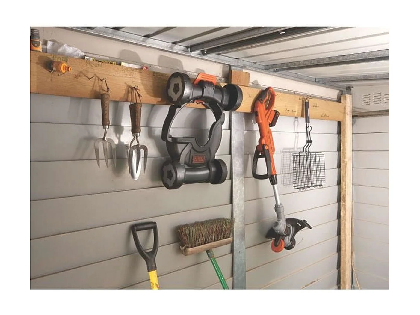 Outil 3en1 sur batterie 18V 28cm de coupe BLACK+DECKER STC1820CM - Livré avec 1 batterie 18V 2,0Ah et chargeur