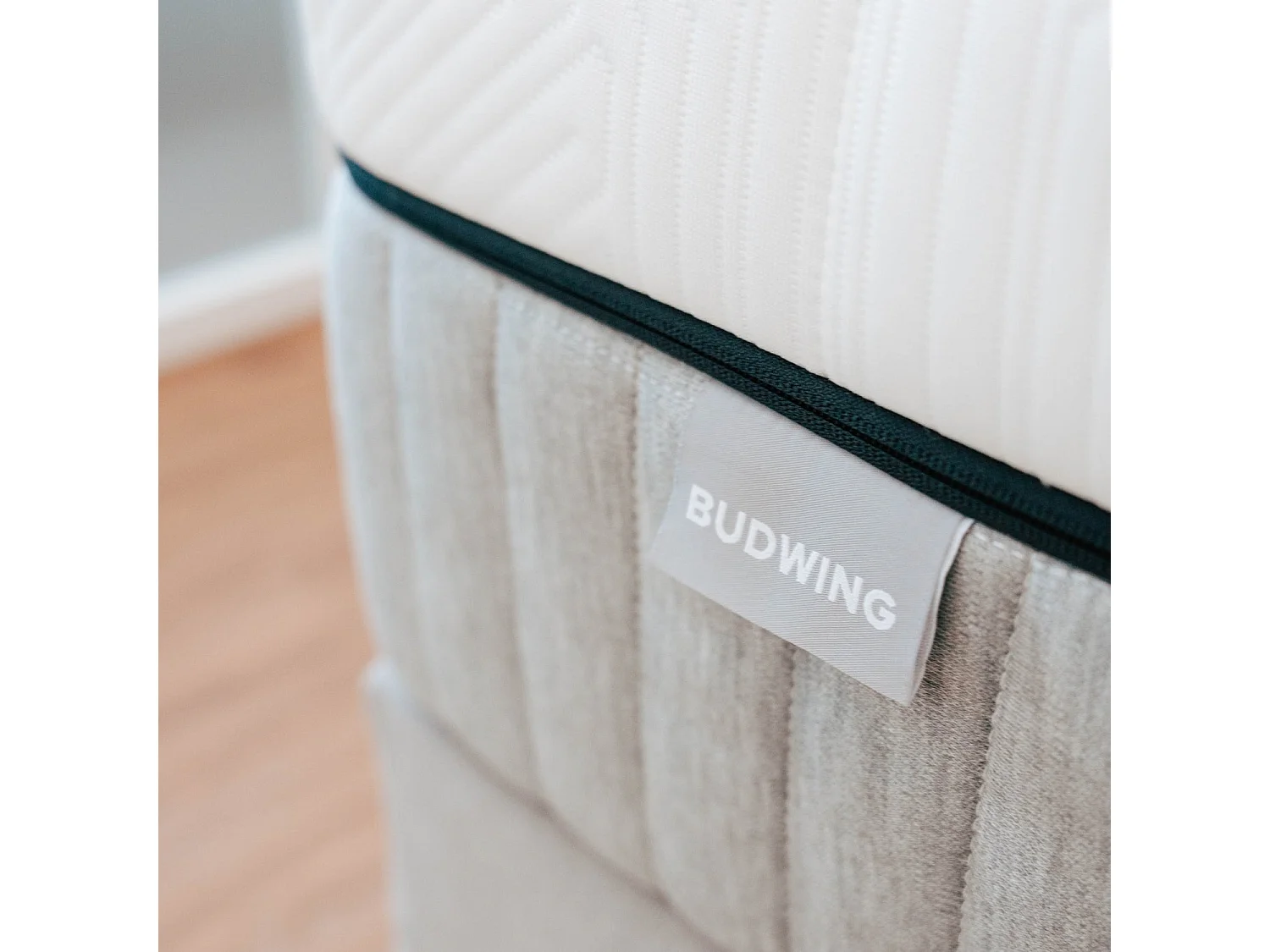 BUDWING Matelas Ergopressure 135x190 cm avec Mousse à Mémoire de Forme Profilée à Haute Densité avec Zonage