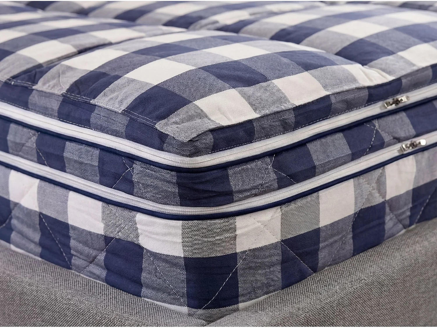 Matelas hybride en latex naturel avec mini ressorts ensachés Cooltex 180x200 7234 ANGEL CERDA