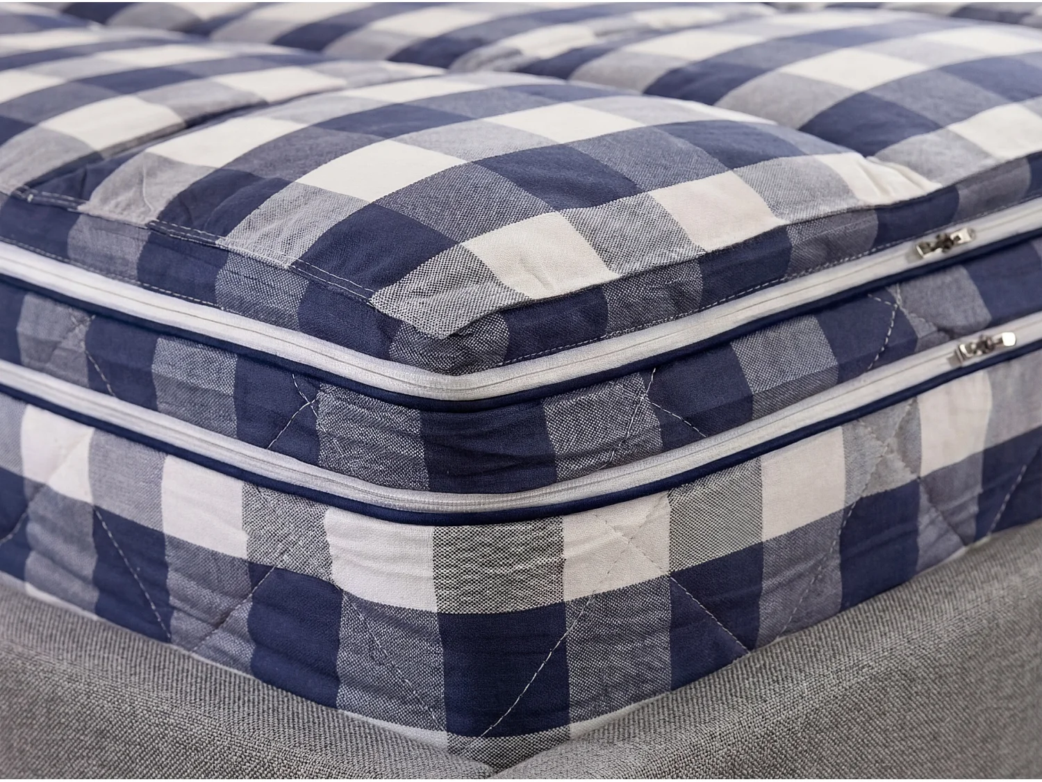 Matelas hybride en latex naturel avec mini ressorts ensachés Cooltex 180x200 7234 ANGEL CERDA