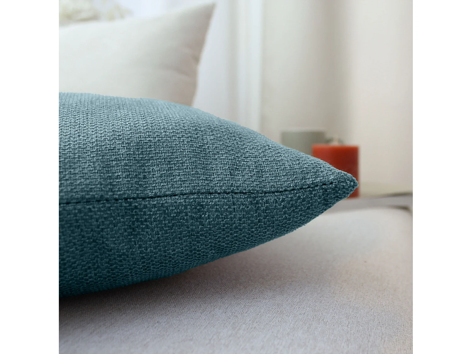 2 vierkante bankkussens, afneembare hoes, gevlekte eendenblauw, geweven chenille fluweel, lagarta collectie