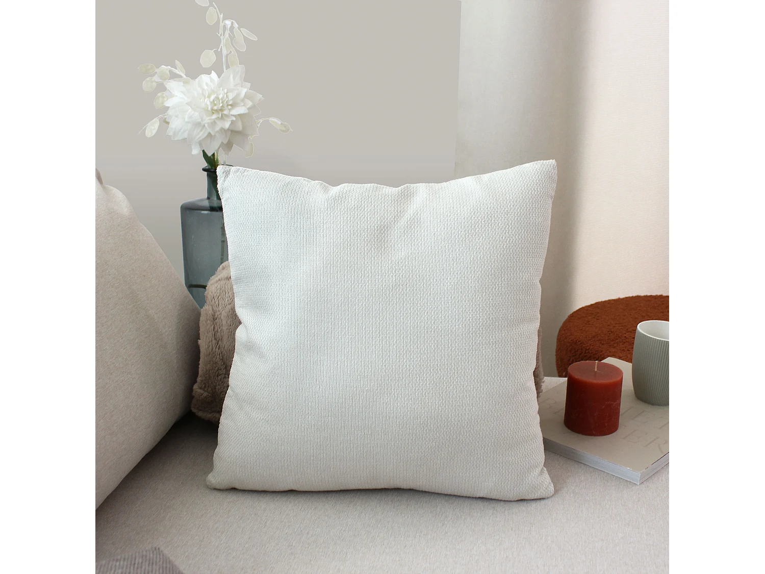 2 coussins canapé carré, déhoussable, écru chiné, velours chenillé tramé, collection lagarta