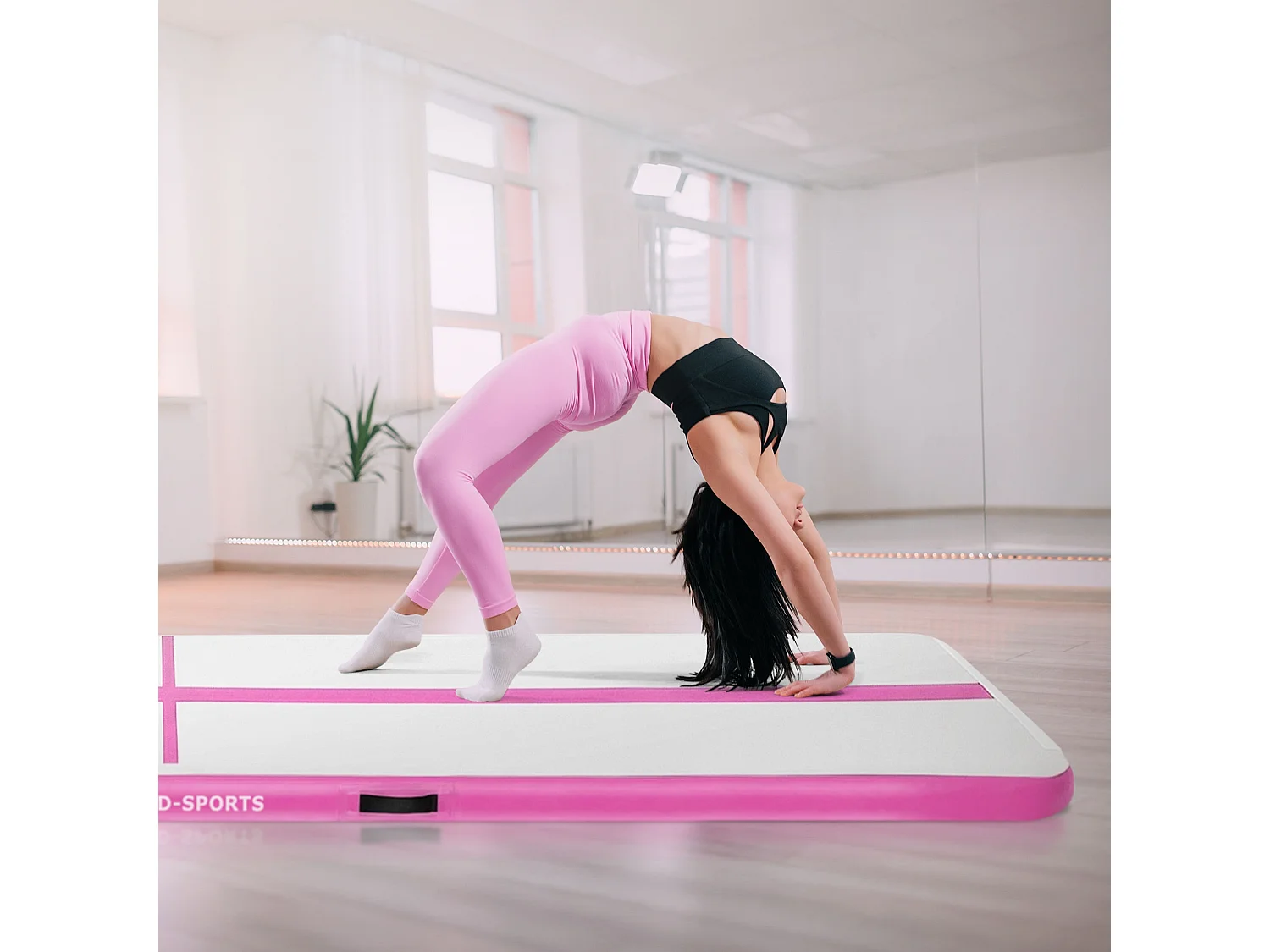 Tapis airtrack 500x100x10cm en rose piste de gymnastique gonflable pour tumbling yoga pilates et fitness avec pompe électrique et sac de transport