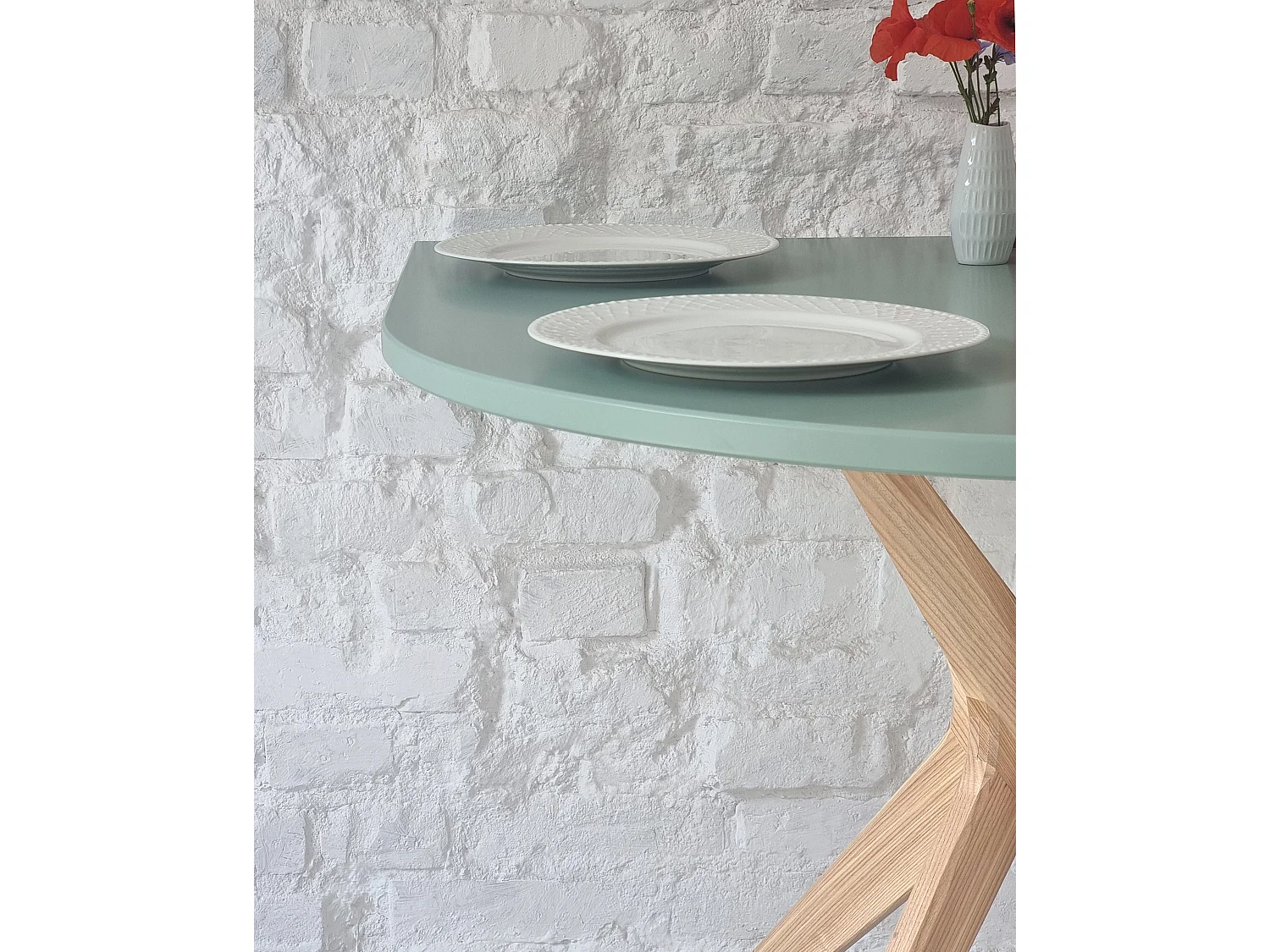 Halvoval spisebord 80x80 cm, 3 personer, MDF Salvie Grøn | ask bejdset eg