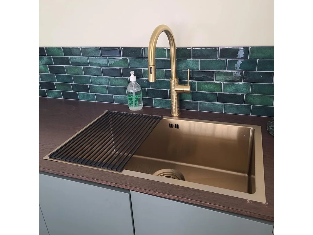 Faltbarer Geschirrabtropfständer 43 x 31 aus Edelstahl und Silikon schwarz Essebagno