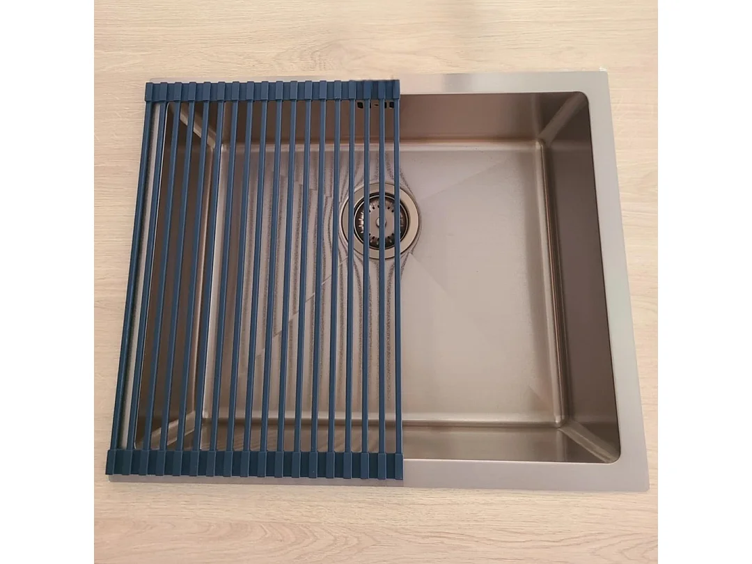 Faltbarer Geschirrabtropfständer 43 x 31 aus Edelstahl und Silikon schwarz Essebagno