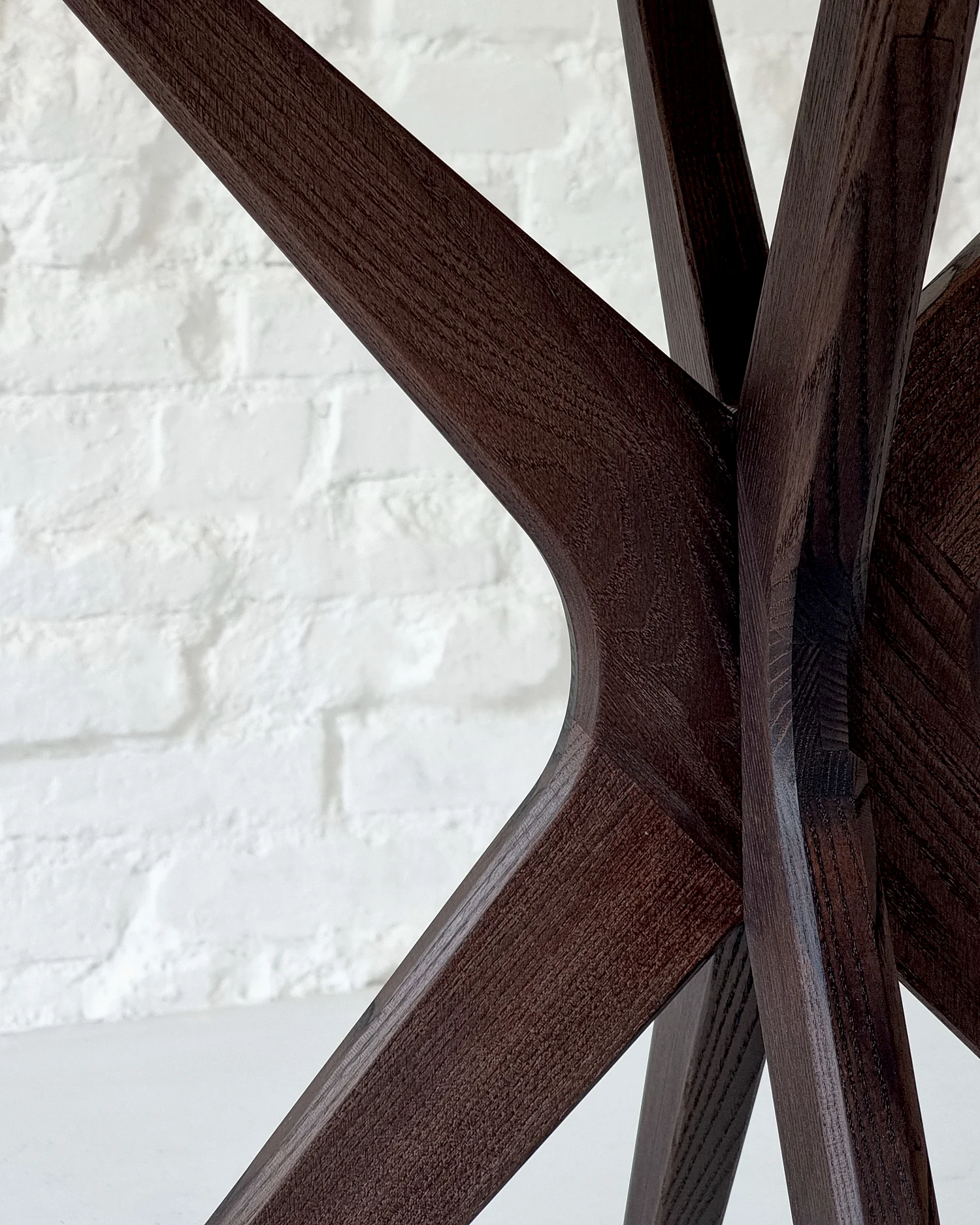 Table demi-ovale à manger 80x80 cm, 3 personnes Jubi Noyer