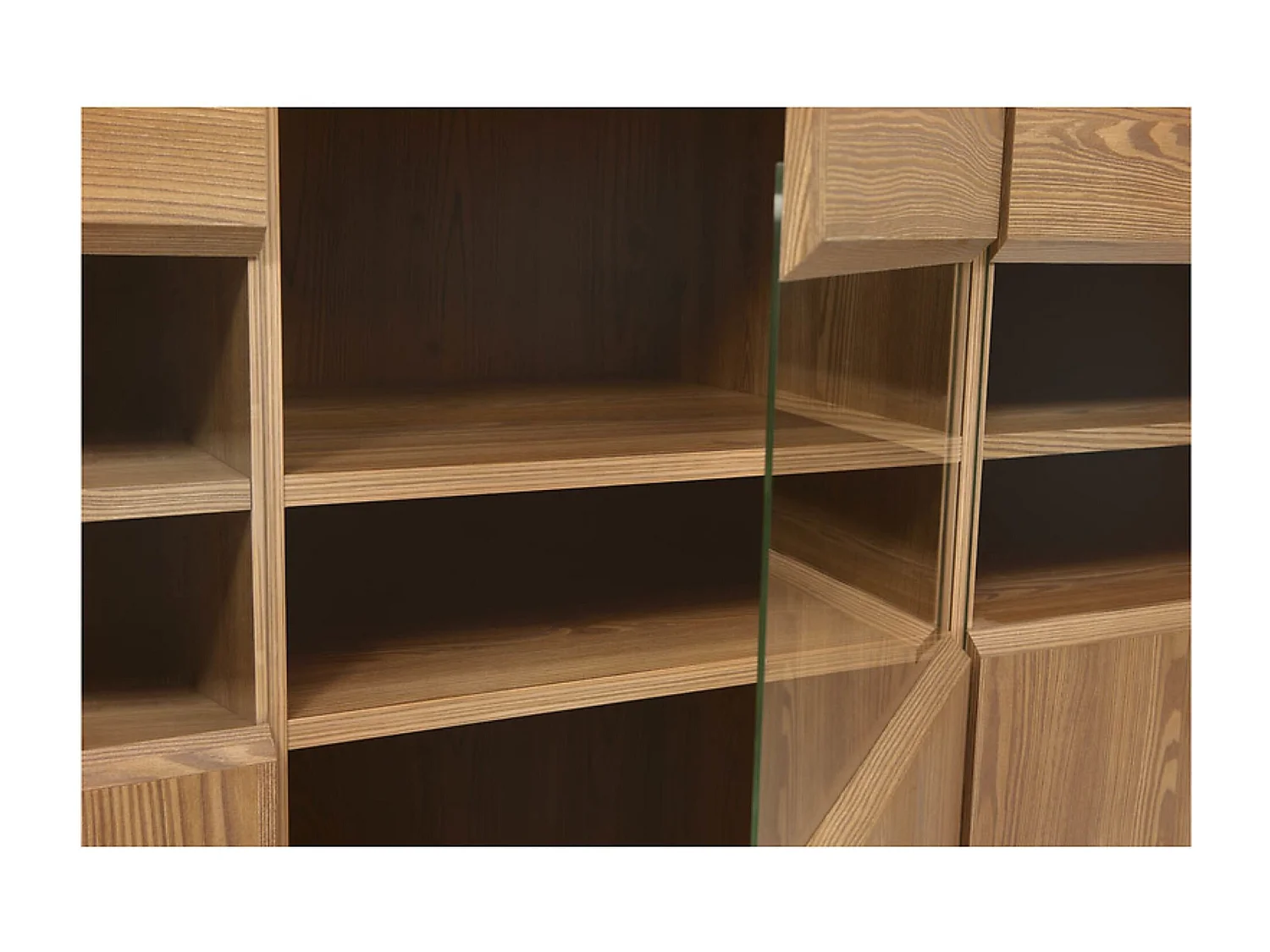 Vitrine à 3 portes avec éclairage LED,commode meuble de rangement coloris Mélèze doré - Longueur 156 x Profondeur 47 x Hauteur 150 cm