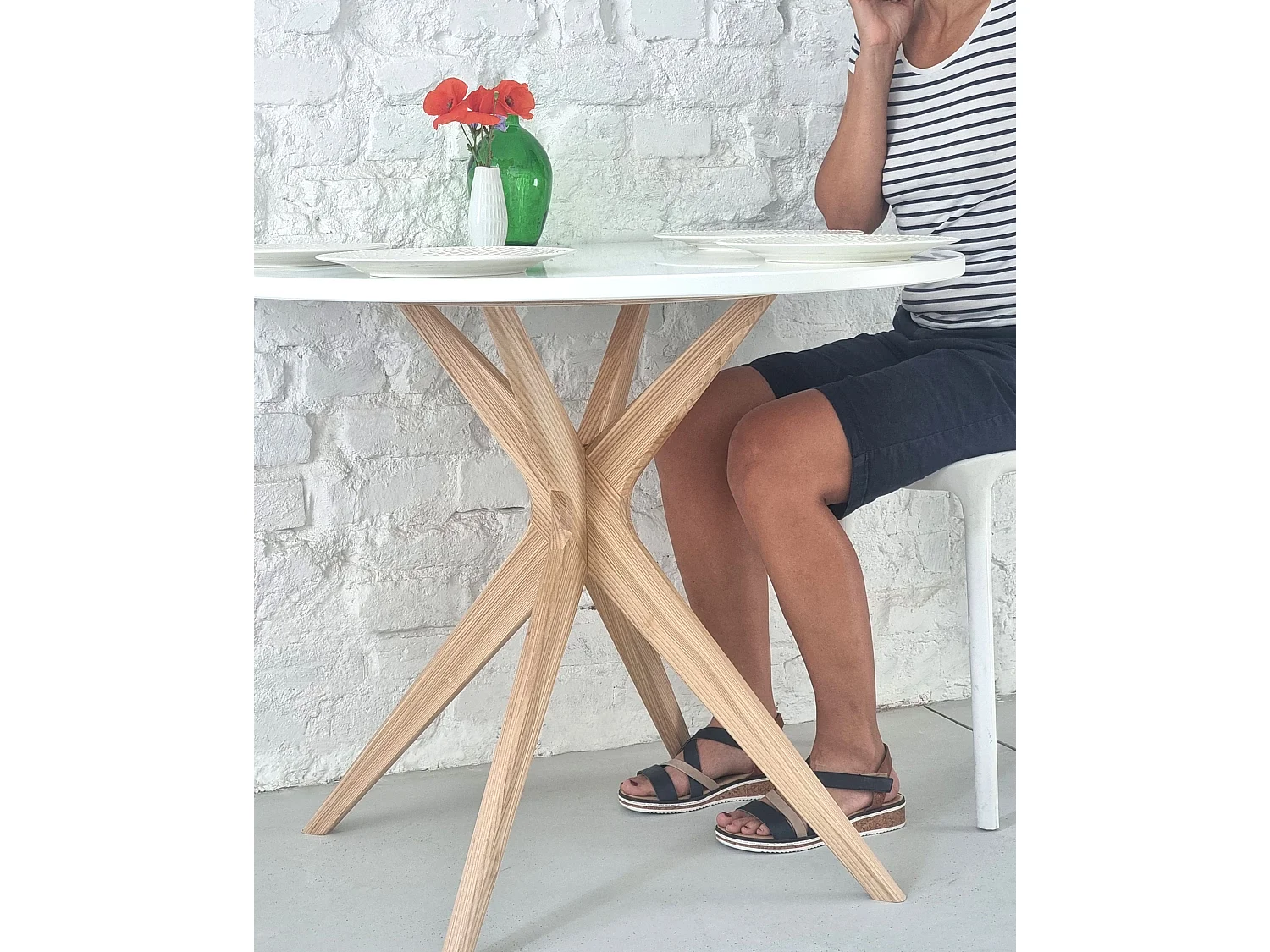 Halbovaler Esstisch 90x90 cm, 4 Personen, MDF Weiß | Esche gebeizt Eiche